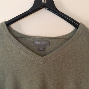 100% Cashmere Daniel Cremieux V-Neck Sweater